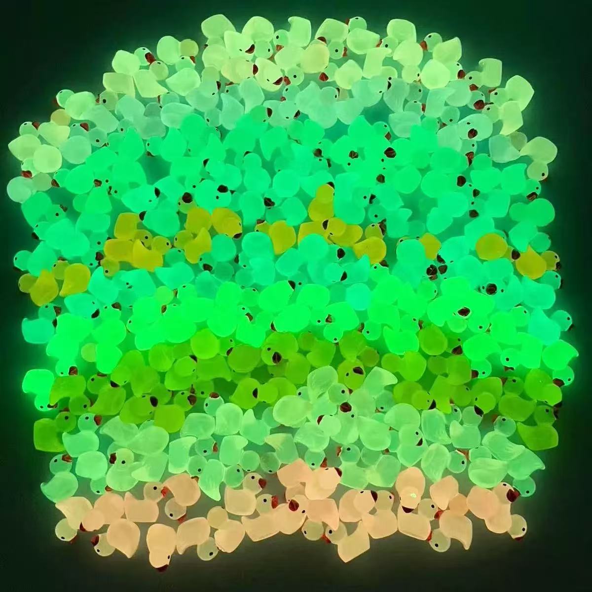 【A01】Plastic glow-in-the-dark duck