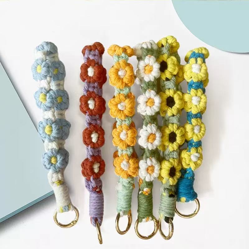 【A100】Handwoven Yarn Ornament