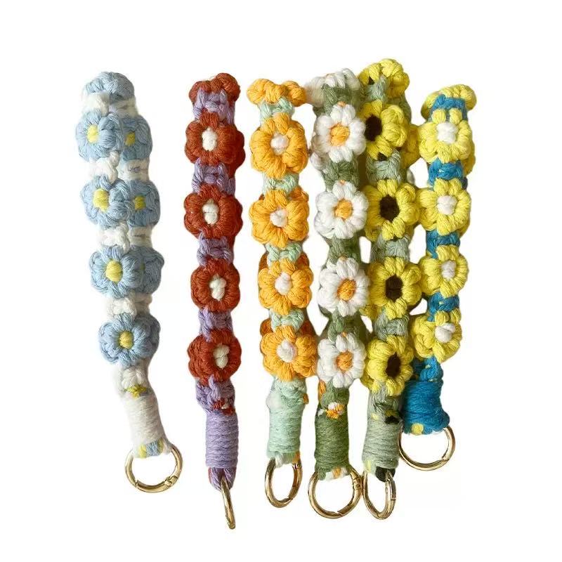 【A100】Handwoven Yarn Ornament